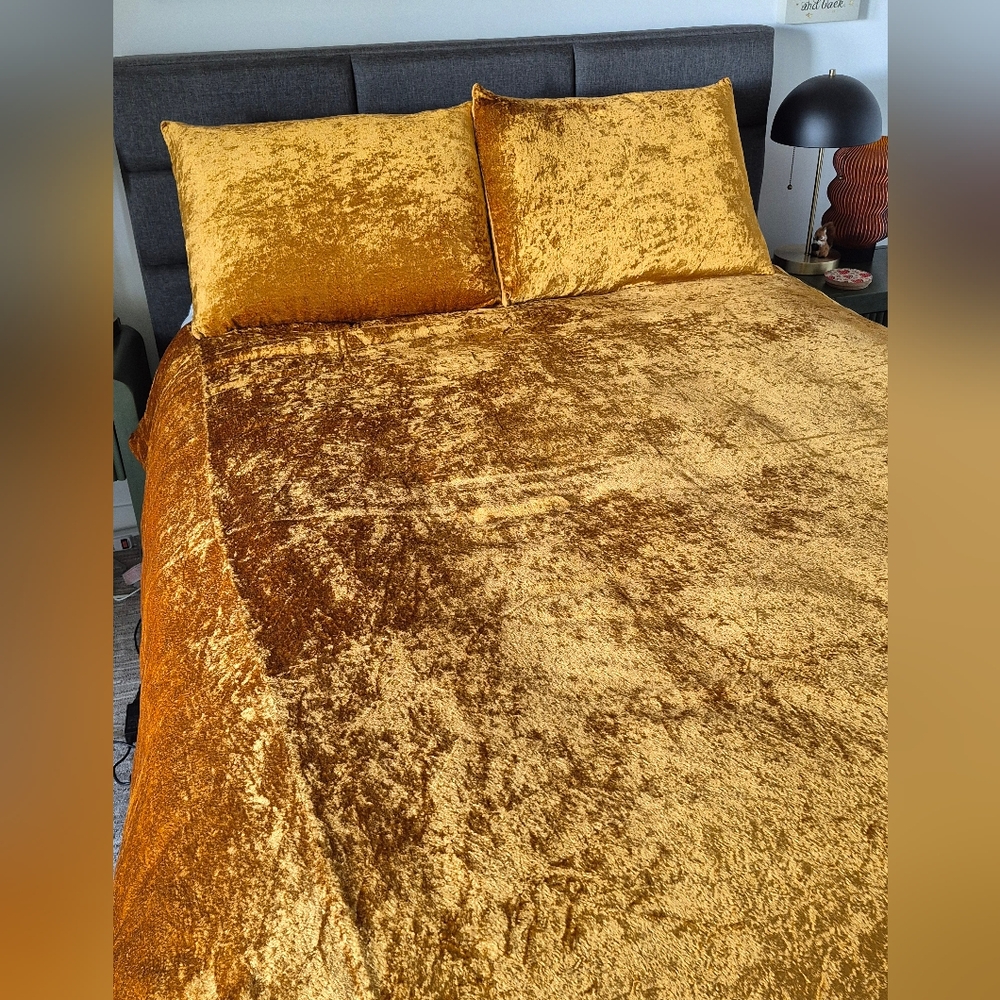 Luxurious Gold Velvet Double Duvet Cover Set